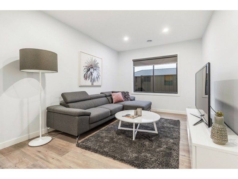 7 Montvale Drive, Craigieburn VIC 3064