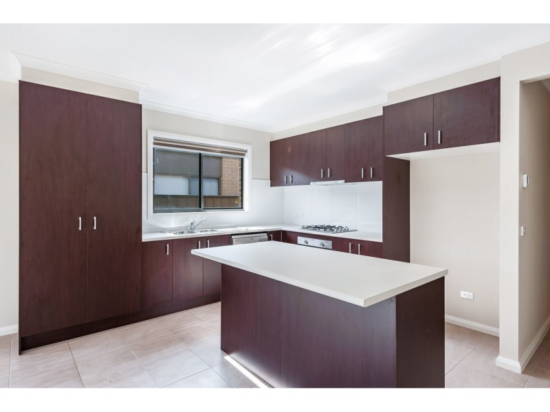 13 Mountleigh Circuit, Craigieburn VIC 3064