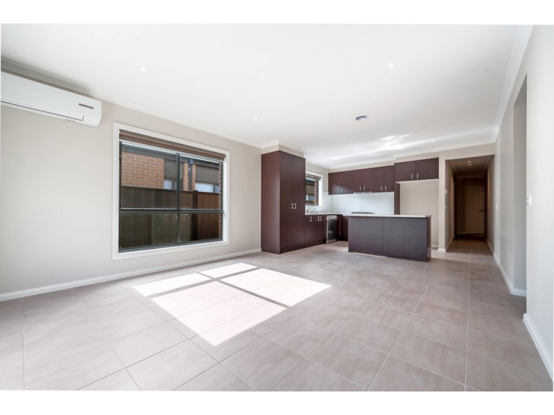 13 Mountleigh Circuit, Craigieburn VIC 3064