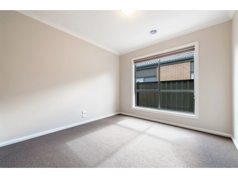 13 Mountleigh Circuit, Craigieburn VIC 3064
