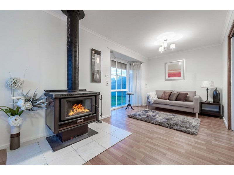 9 Hayle Court, Craigieburn VIC 3064