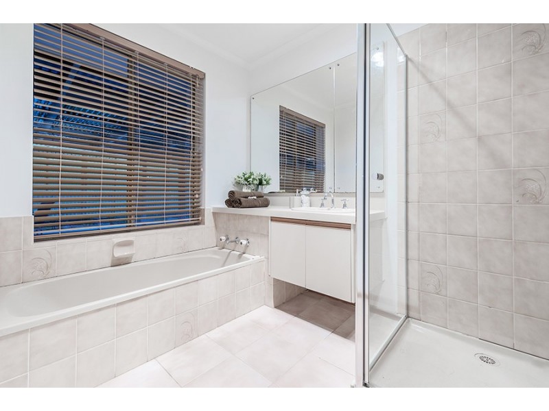 9 Hayle Court, Craigieburn VIC 3064