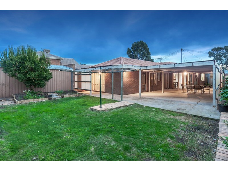 9 Hayle Court, Craigieburn VIC 3064