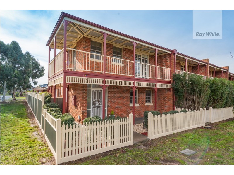 13 Meadowbank Lane, Craigieburn VIC 3064