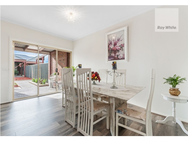 13 Meadowbank Lane, Craigieburn VIC 3064