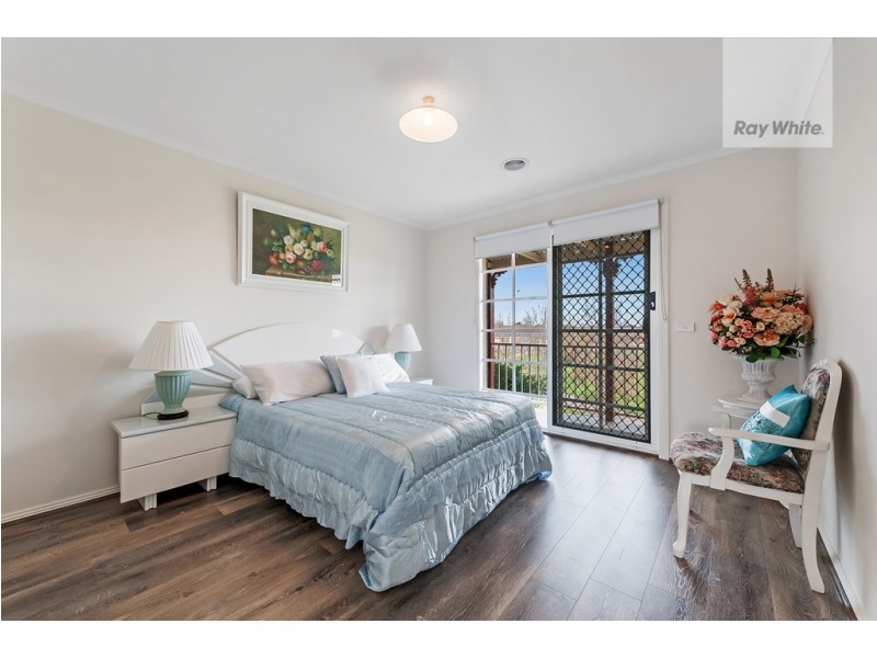 13 Meadowbank Lane, Craigieburn VIC 3064