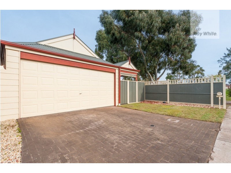 13 Meadowbank Lane, Craigieburn VIC 3064