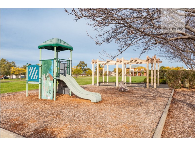 13 Meadowbank Lane, Craigieburn VIC 3064