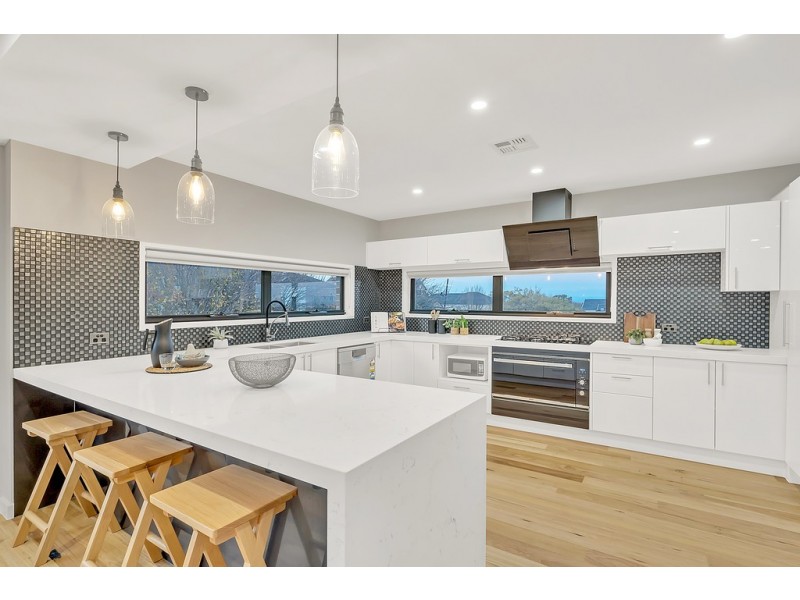 13 Excelsior Heights, Craigieburn VIC 3064