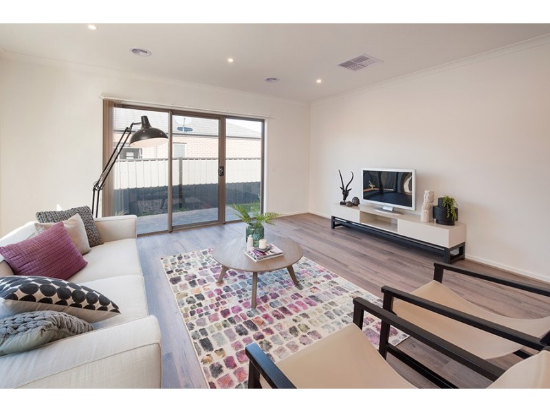 49 Peppertree Parade, Craigieburn VIC 3064