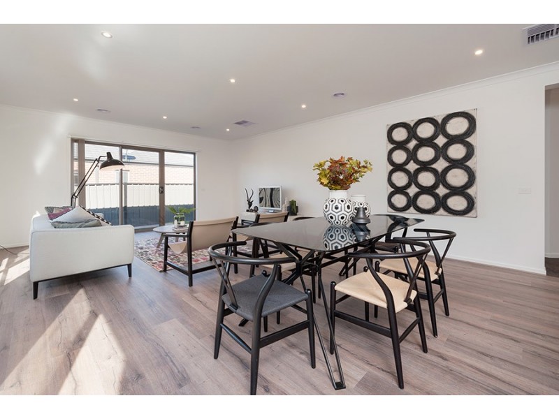 49 Peppertree Parade, Craigieburn VIC 3064