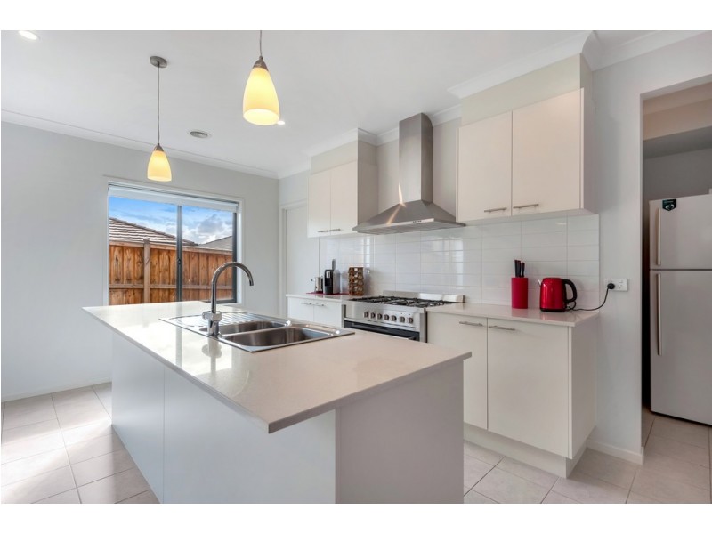 15 Sunridge Drive, Mernda VIC 3754