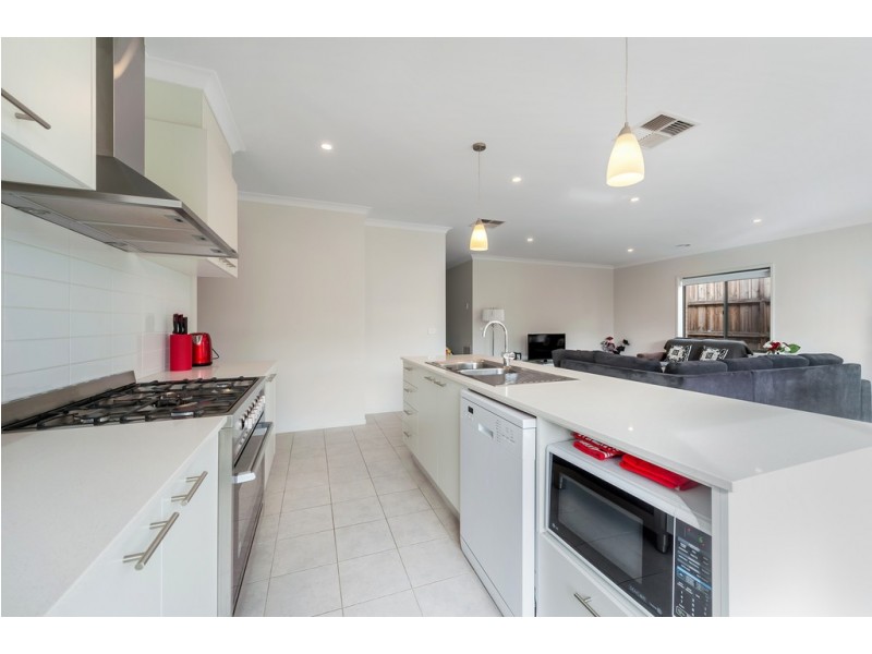 15 Sunridge Drive, Mernda VIC 3754