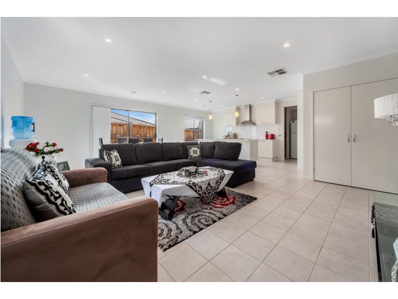 15 Sunridge Drive, Mernda VIC 3754