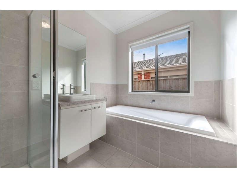 15 Sunridge Drive, Mernda VIC 3754