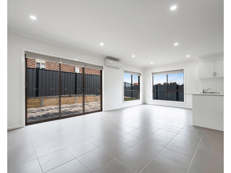 2 Clendon Way, Craigieburn VIC 3064