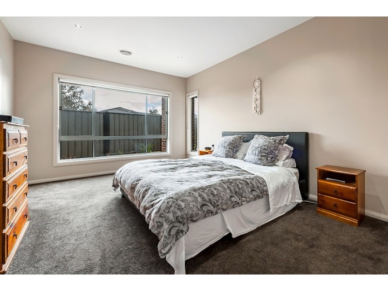 28 Falkland Road, Craigieburn VIC 3064