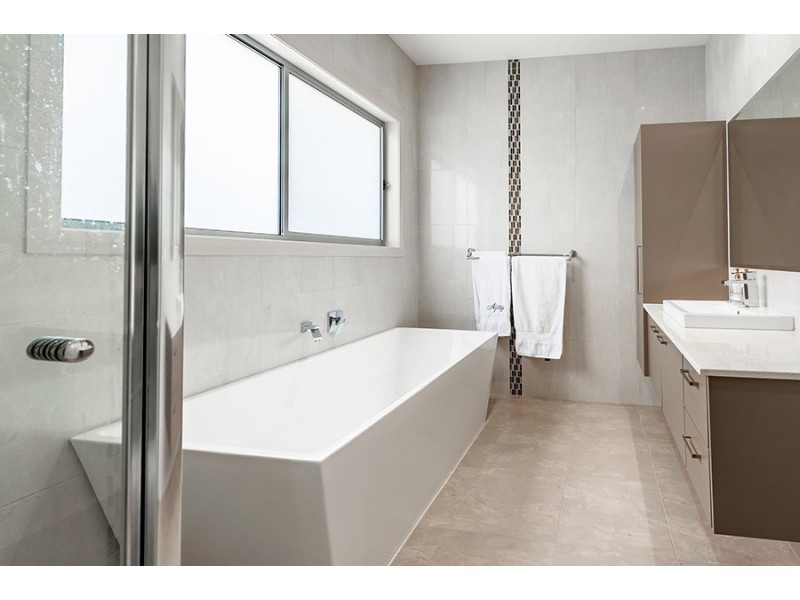 28 Falkland Road, Craigieburn VIC 3064