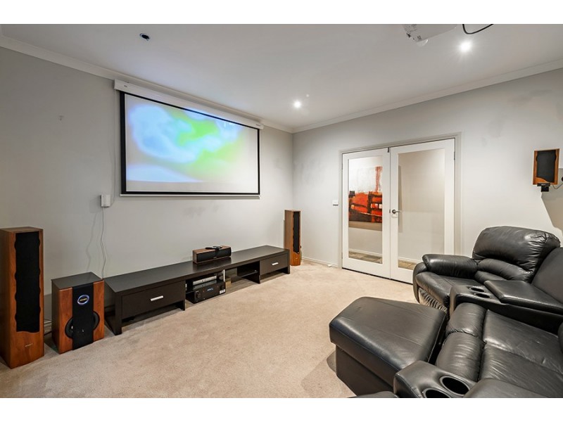 110 Malcolm Creek Parade, Craigieburn VIC 3064