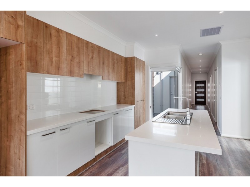 664 Grand Boulevard, Mickleham VIC 3064