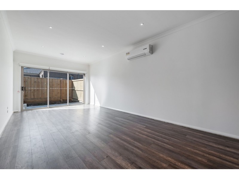 664 Grand Boulevard, Mickleham VIC 3064
