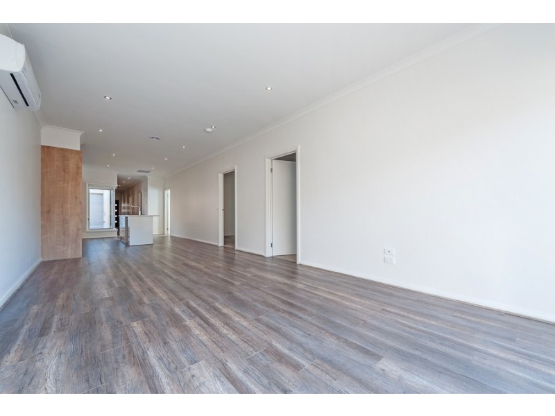 664 Grand Boulevard, Mickleham VIC 3064
