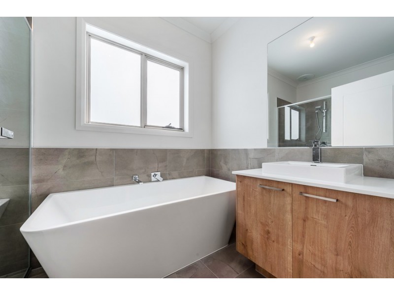 664 Grand Boulevard, Mickleham VIC 3064