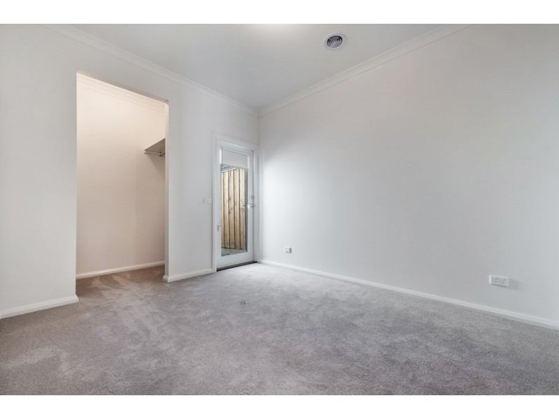 664 Grand Boulevard, Mickleham VIC 3064