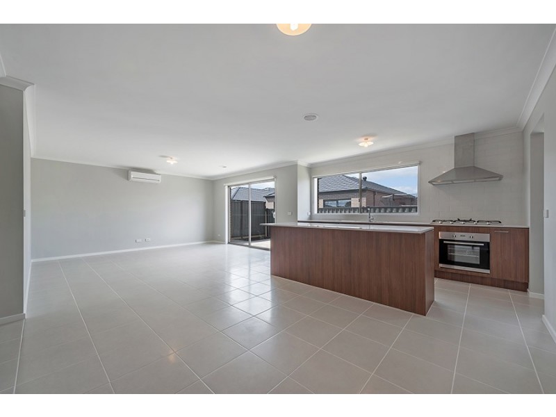 26 Loudon Circuit, Craigieburn VIC 3064