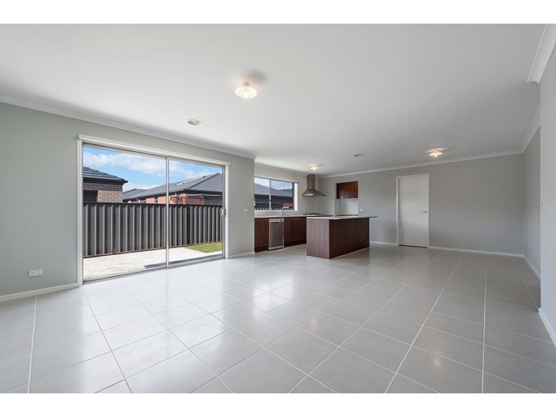 26 Loudon Circuit, Craigieburn VIC 3064