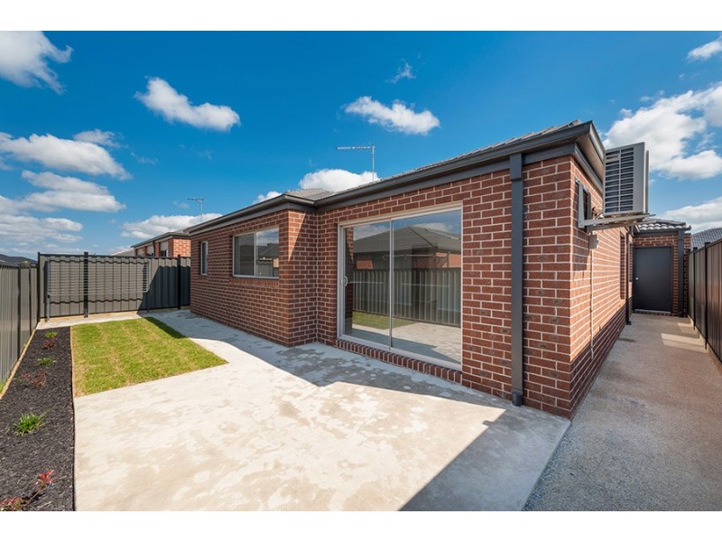 26 Loudon Circuit, Craigieburn VIC 3064
