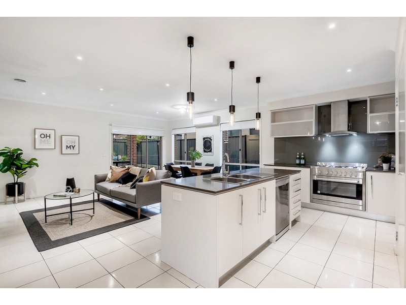 31 Versant Drive, Craigieburn VIC 3064