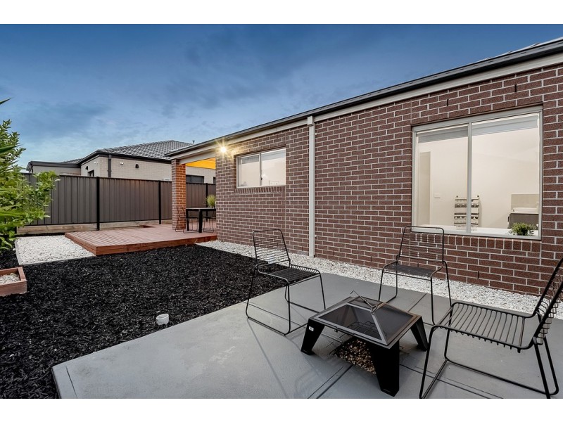 31 Versant Drive, Craigieburn VIC 3064