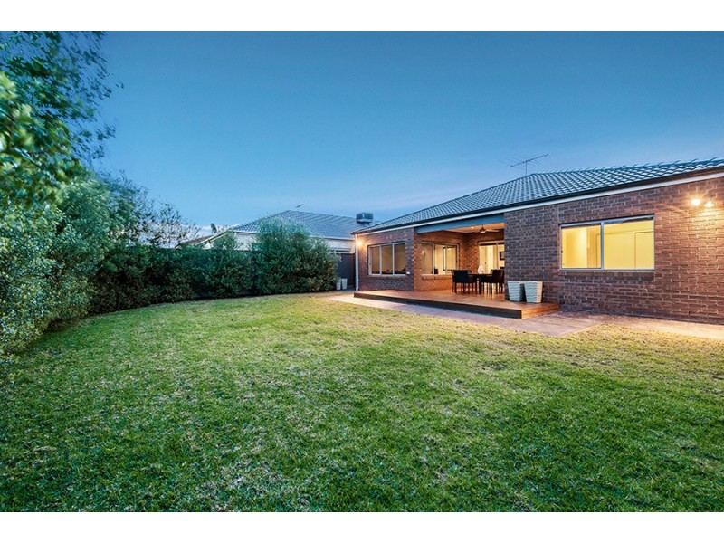 11 Hennessy Street, Craigieburn VIC 3064