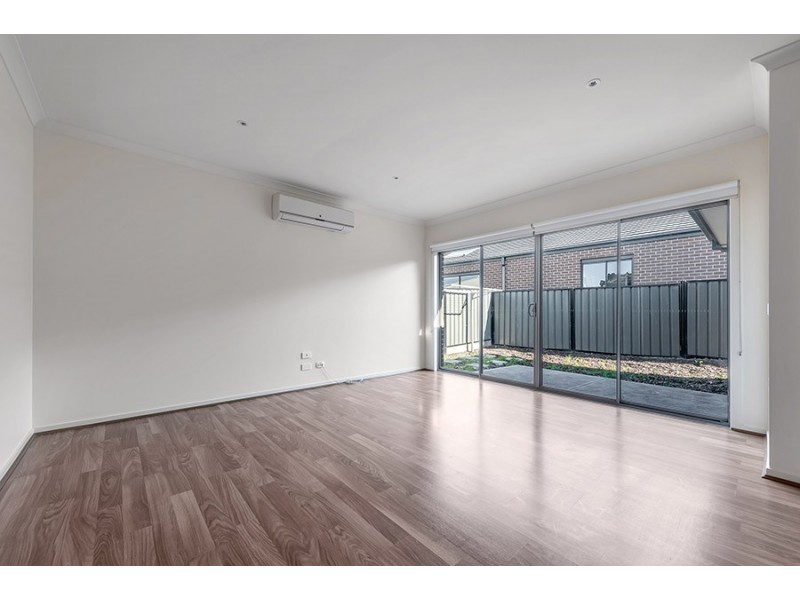 19 Versant Drive, Craigieburn VIC 3064