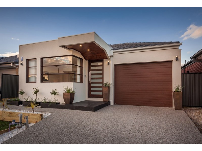 28 Rainham Avenue, Craigieburn VIC 3064