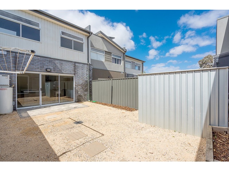 3/33 Kirkstead Grove, Craigieburn VIC 3064