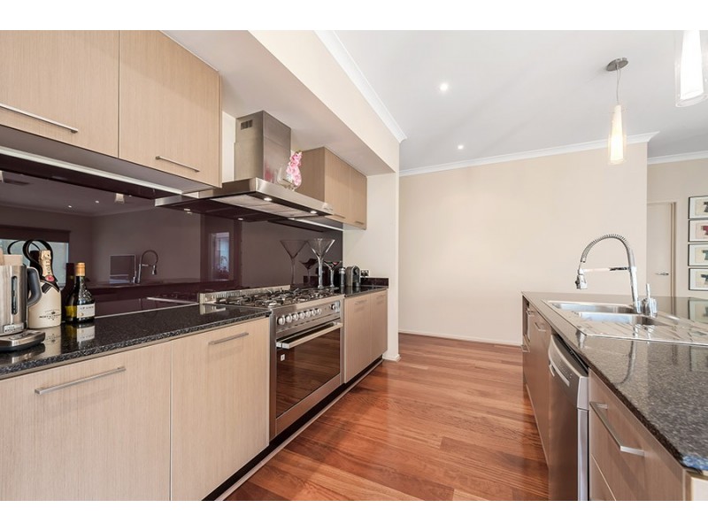 28 Pymble Gardens, Craigieburn VIC 3064