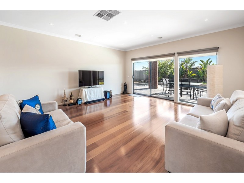 28 Pymble Gardens, Craigieburn VIC 3064