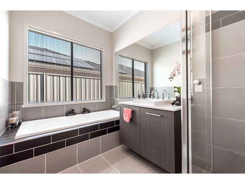 28 Pymble Gardens, Craigieburn VIC 3064