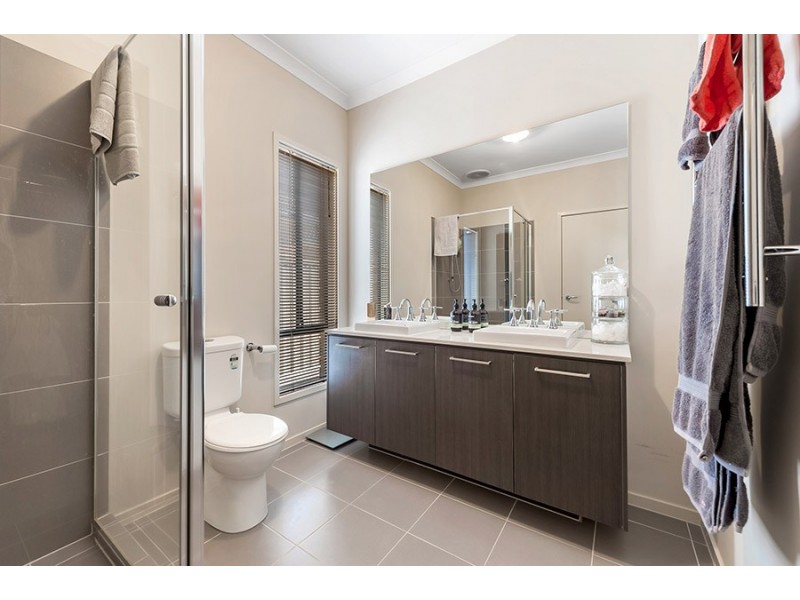 28 Pymble Gardens, Craigieburn VIC 3064