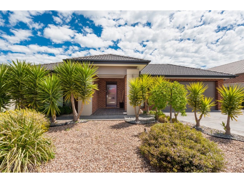 28 Pymble Gardens, Craigieburn VIC 3064