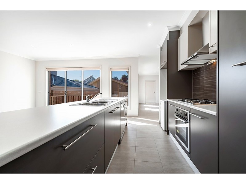 1/11 Lubeck Court, Meadow Heights VIC 3048