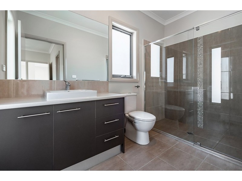 1/11 Lubeck Court, Meadow Heights VIC 3048