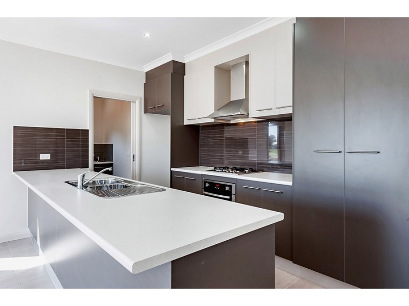 3/11 Lubeck Court, Meadow Heights VIC 3048