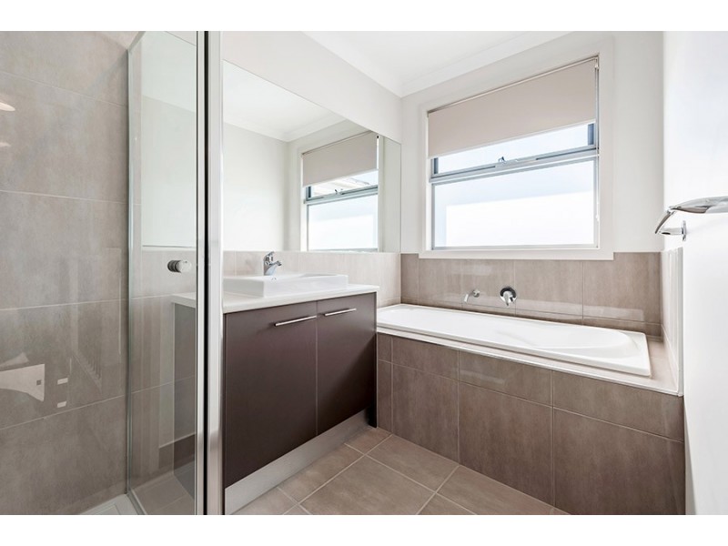 3/11 Lubeck Court, Meadow Heights VIC 3048