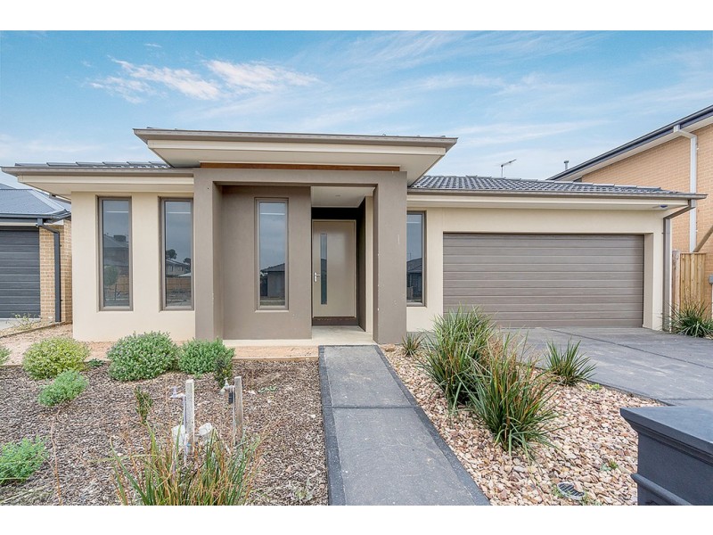 55 Primrose Crescent, Mickleham VIC 3064