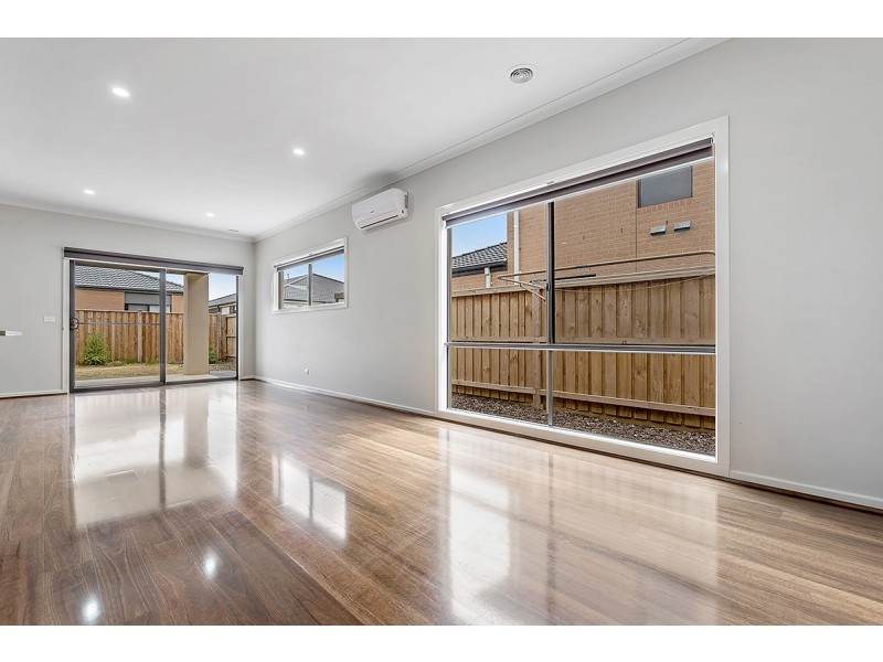 55 Primrose Crescent, Mickleham VIC 3064