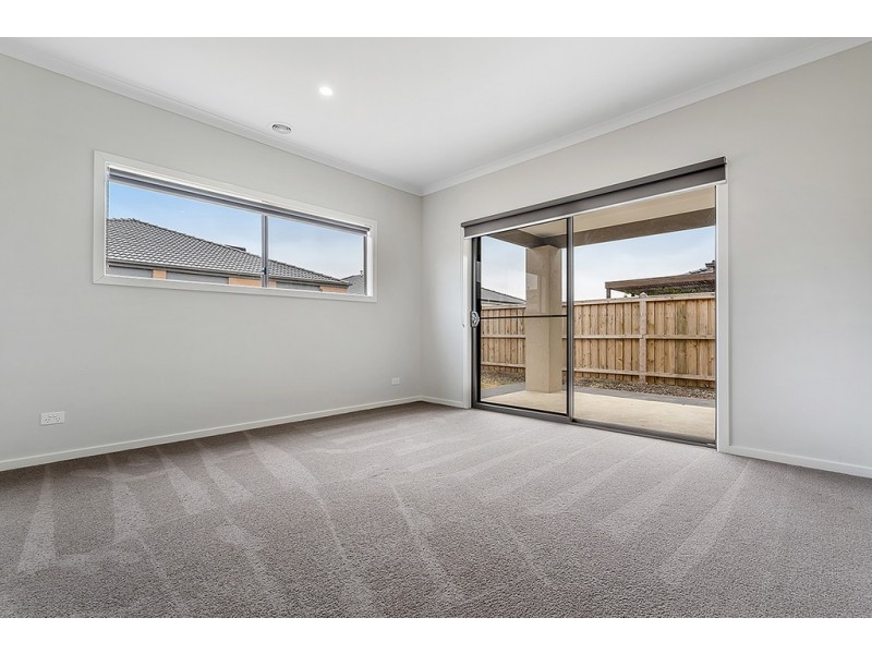 55 Primrose Crescent, Mickleham VIC 3064