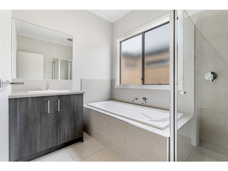 55 Primrose Crescent, Mickleham VIC 3064